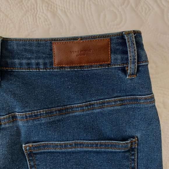 🔹️Dark blue denim skirt🔹️ - Picture 2 of 6